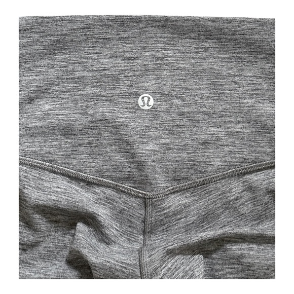 Lululemon Women’s Grey Leggings! Size 2! - Picture 2 of 8
